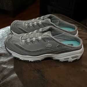 Skechers D’Lites Women's Gray and White Slip-On Sneakers